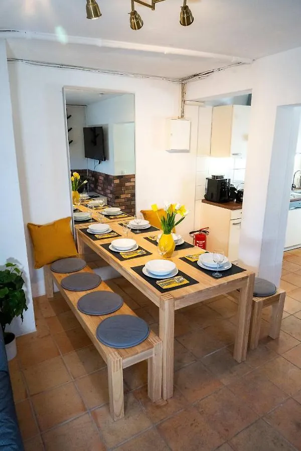 Spacious Apartment In Urban Location Hamburg 0*,